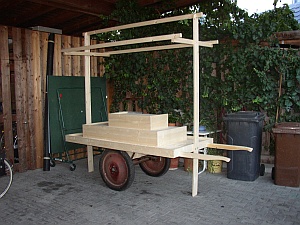 Der Rohbau des Wagens von der Zimmerei