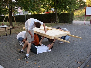 Image Der Wagen wird wieder zusammengebaut