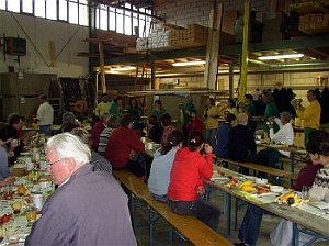 Faires Frühstück in der Holzbau-Werkstatt