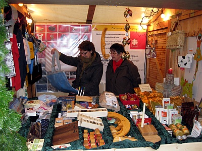 Weltladenstand auf dem Konstanzer Weihnachtsmarkt