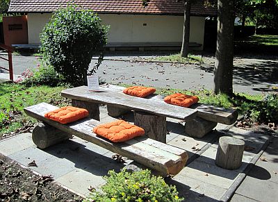 Sitzgelegenheit "Fairweiler"