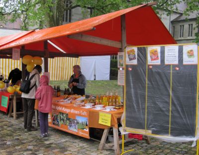 Stand beim Kulturfest auf dem Münsterplatz Stand beim Kulturfest auf dem Münsterplatz